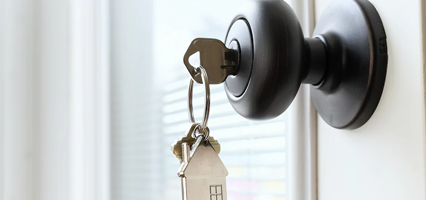 Bifold Door Knob Replacement in Arvin, California